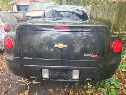 Used 2004 Chevrolet SSR w/ Preferred Equipment Group image 20