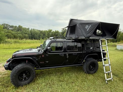 Used 2022 Jeep Gladiator Rubicon w/ LED Lighting Group image 8