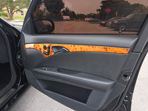 Used 2006 Mercedes-Benz E 350 Sedan image 13