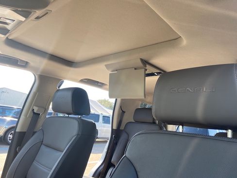 Used 2017 GMC Yukon Denali w/ Open Road Package image 20