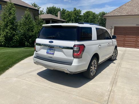 Used 2018 Ford Expedition Limited AWD/4WD image 2