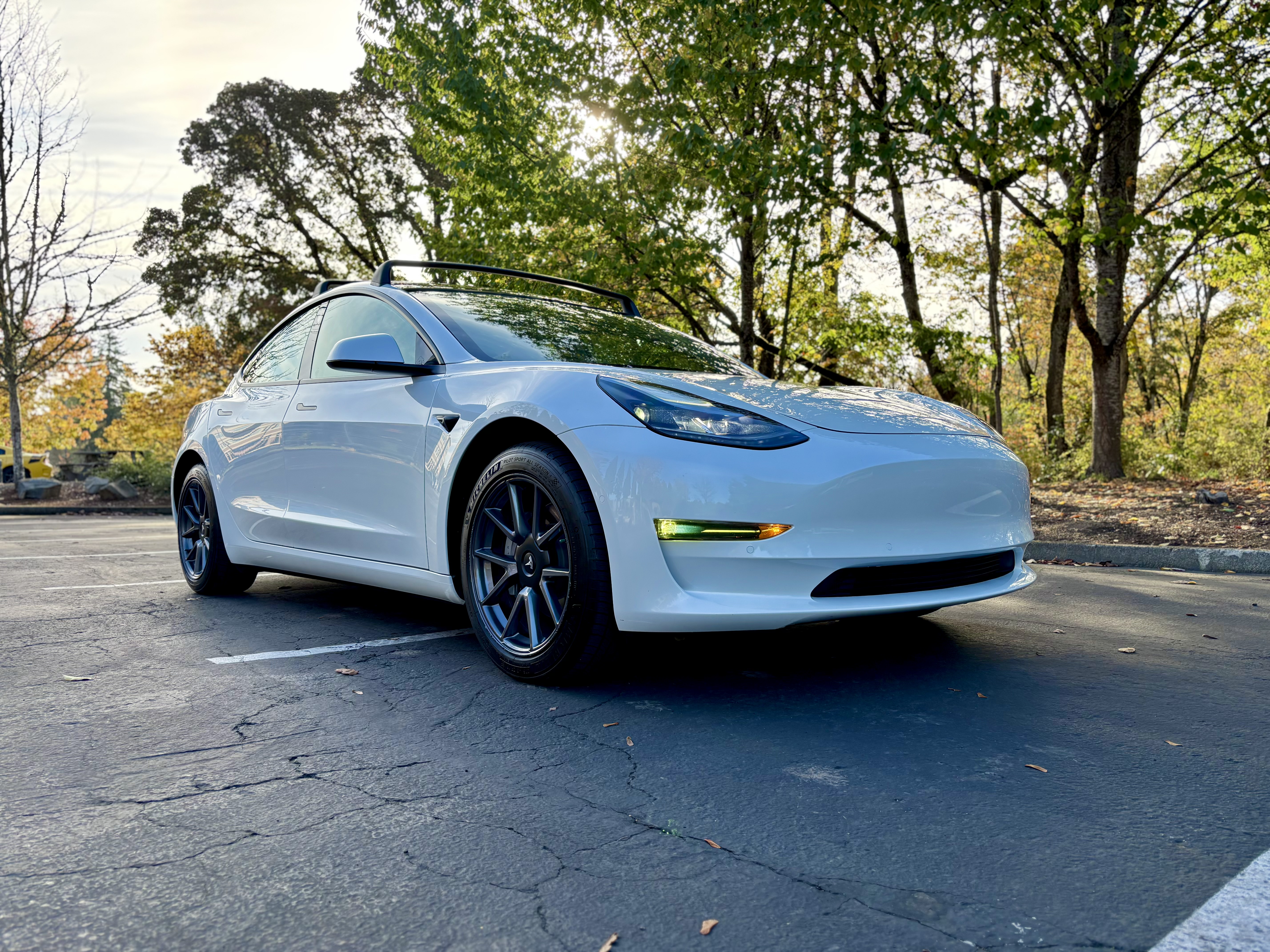 Used 2022 Tesla Model 3 Long Range AWD/4WD image 1