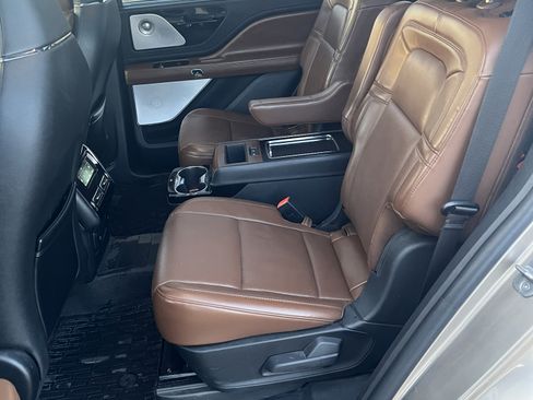 Used 2020 Lincoln Aviator Reserve w/ Equipment Group 202A image 29