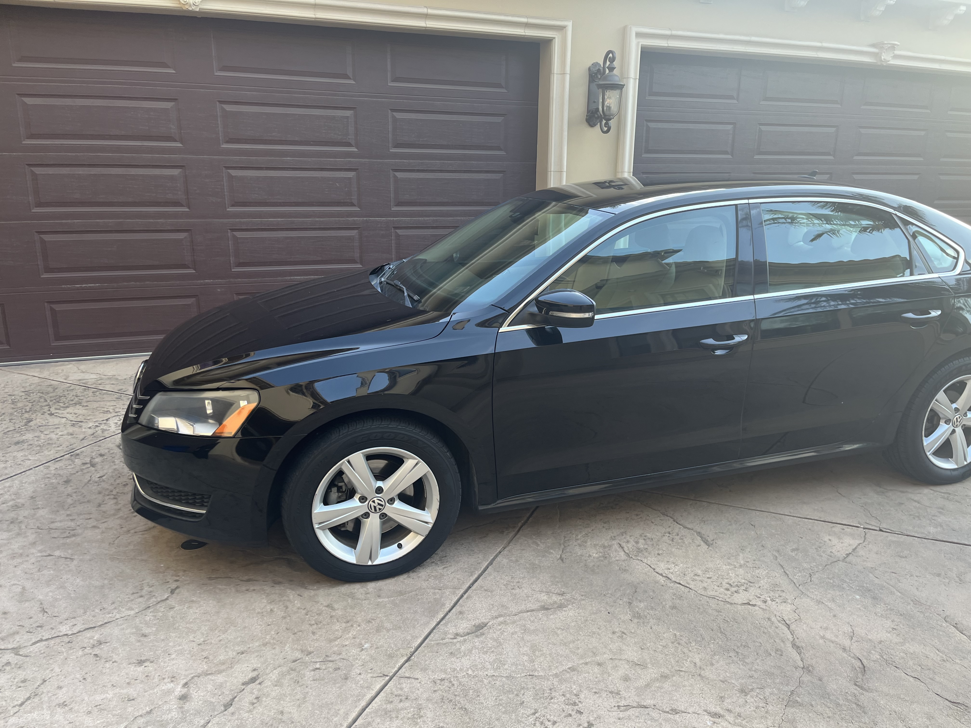 Used 2013 Volkswagen Passat 2.5 SE FWD image 2