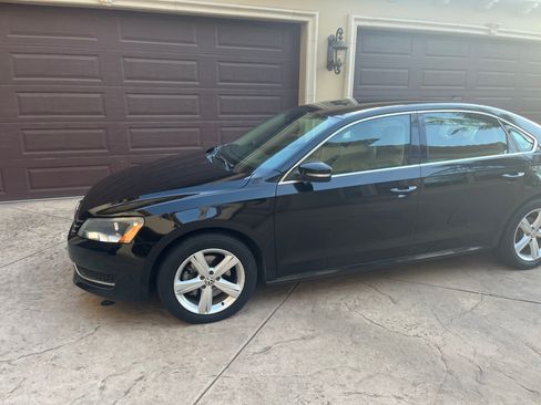 Used 2013 Volkswagen Passat 2.5 SE FWD image 2