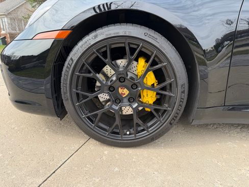 Used 2022 Porsche 911 Carrera 4 image 12