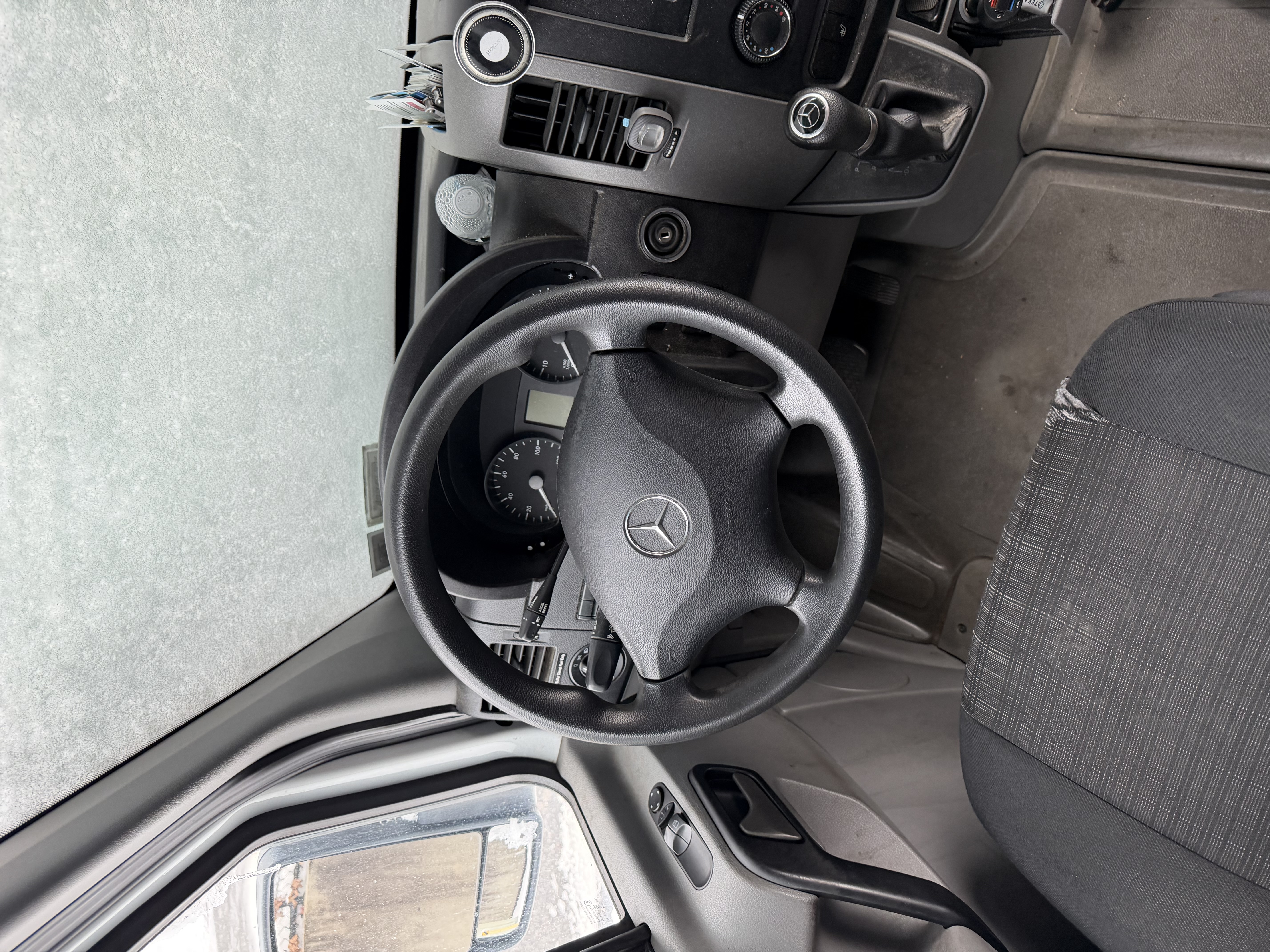 Used 2014 Mercedes-Benz Sprinter 2500 image 2