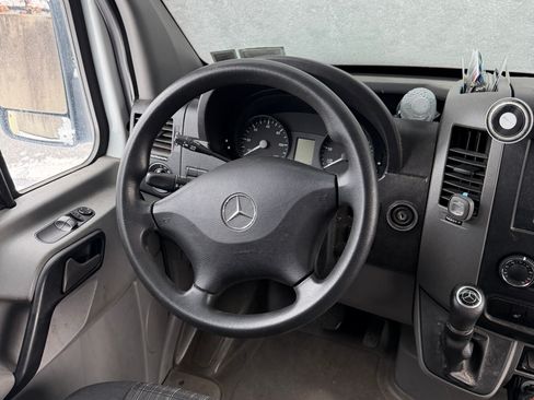 Used 2014 Mercedes-Benz Sprinter 2500 image 2