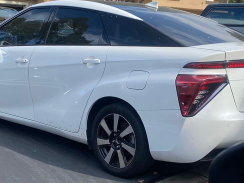 Used 2019 Toyota Mirai image 1