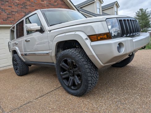 Used 2008 Jeep Commander Overland image 8