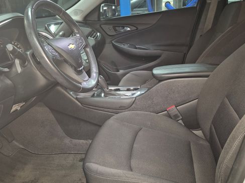 Used 2018 Chevrolet Malibu LT image 10