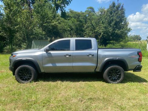 Used 2025 Chevrolet Colorado Trail Boss AWD/4WD image 2