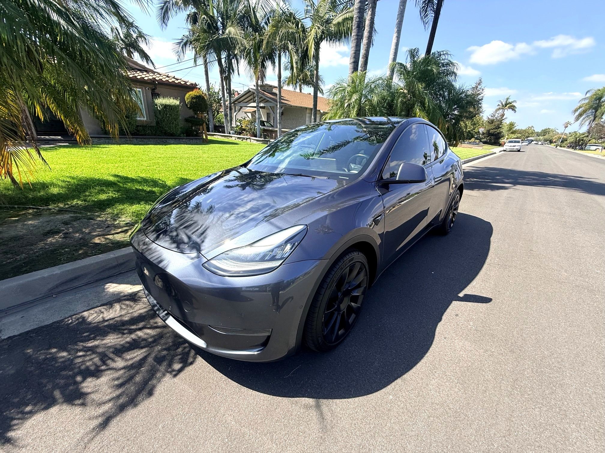 Used 2021 Tesla Model Y Long Range AWD/4WD image 1
