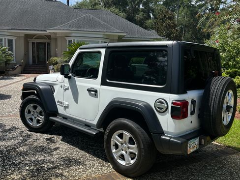 Used 2019 Jeep Wrangler Sport AWD/4WD image 4