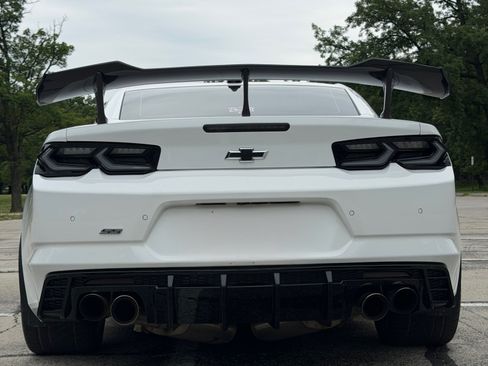 Used 2021 Chevrolet Camaro SS RWD image 5