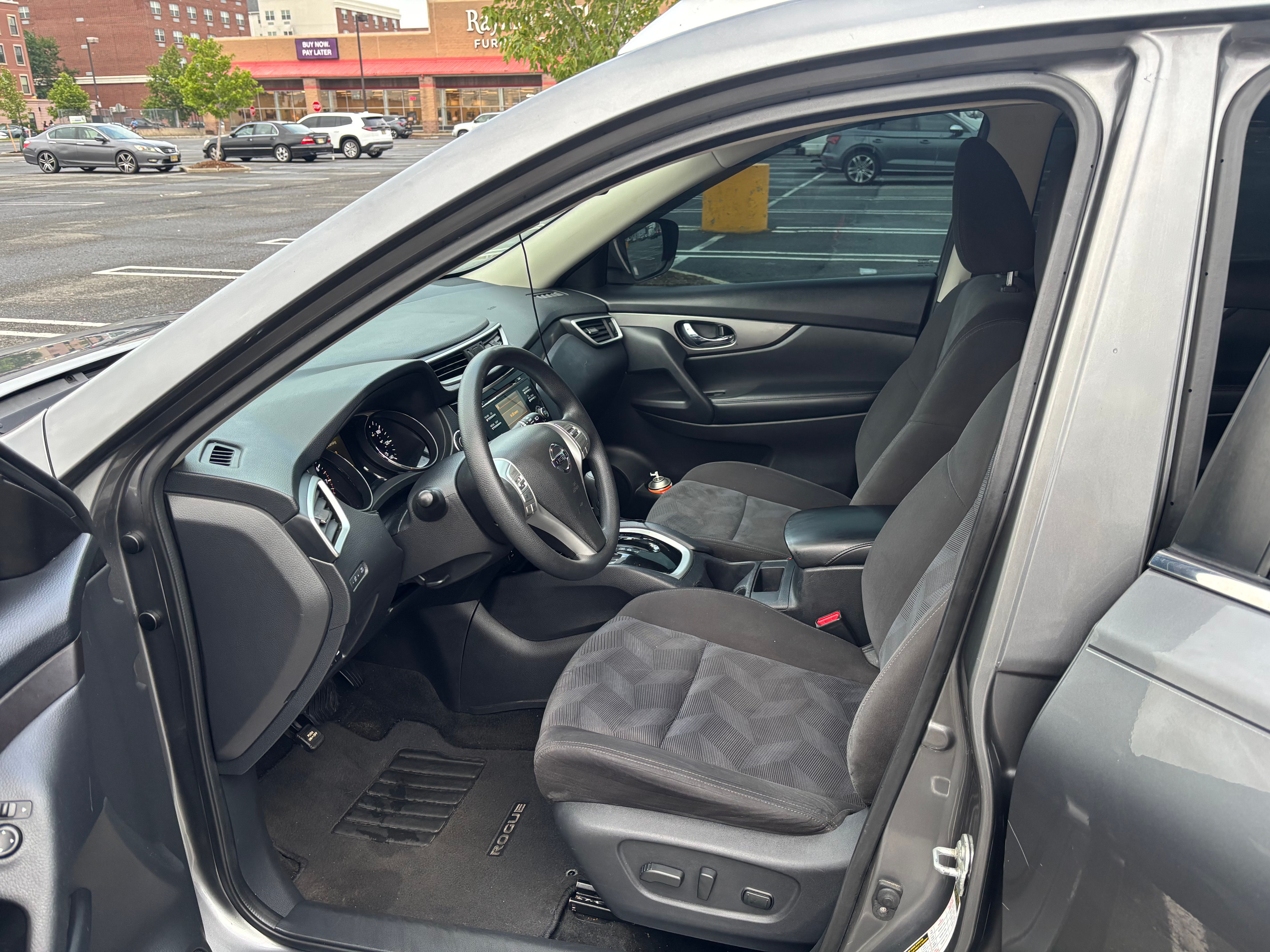 Used 2016 Nissan Rogue SV AWD/4WD image 22