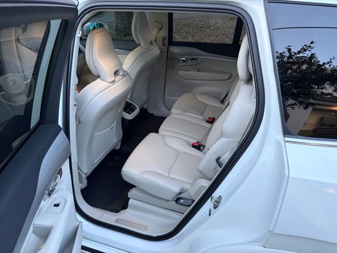 Used 2025 Volvo XC90 B5 Core w/ Protection Package Premier AWD/4WD image 21