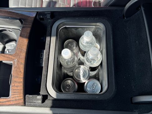 Used 2022 Cadillac Escalade Premium Luxury Platinum image 14