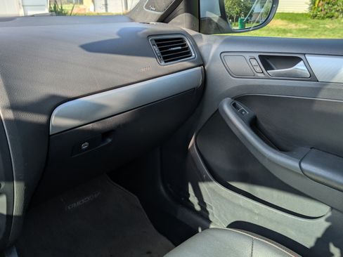 Used 2013 Volkswagen Jetta GLI Autobahn image 14