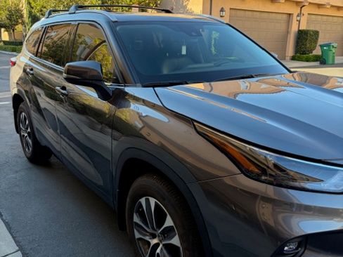 Used 2022 Toyota Highlander XLE image 17