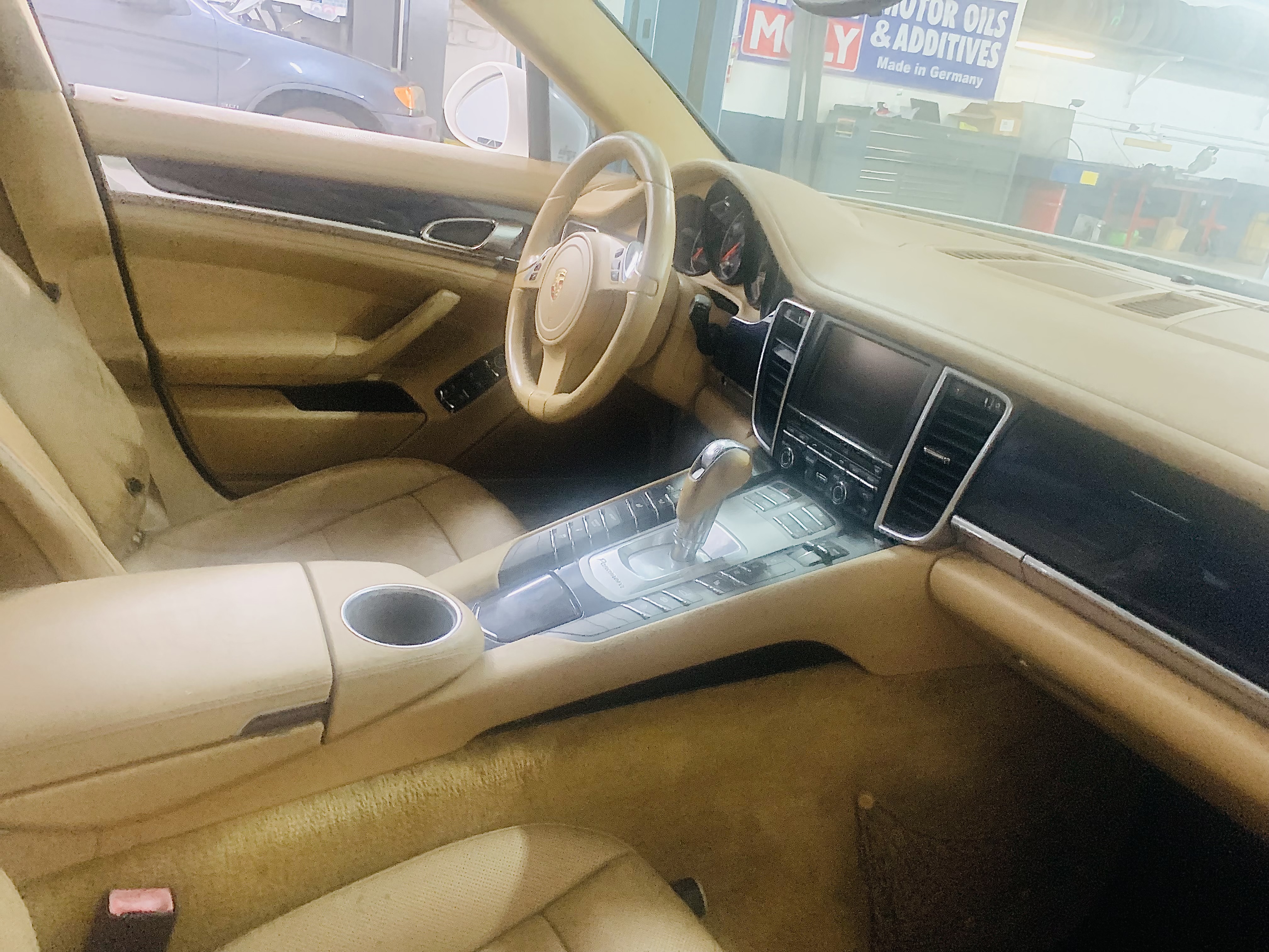 Used 2011 Porsche Panamera RWD image 9