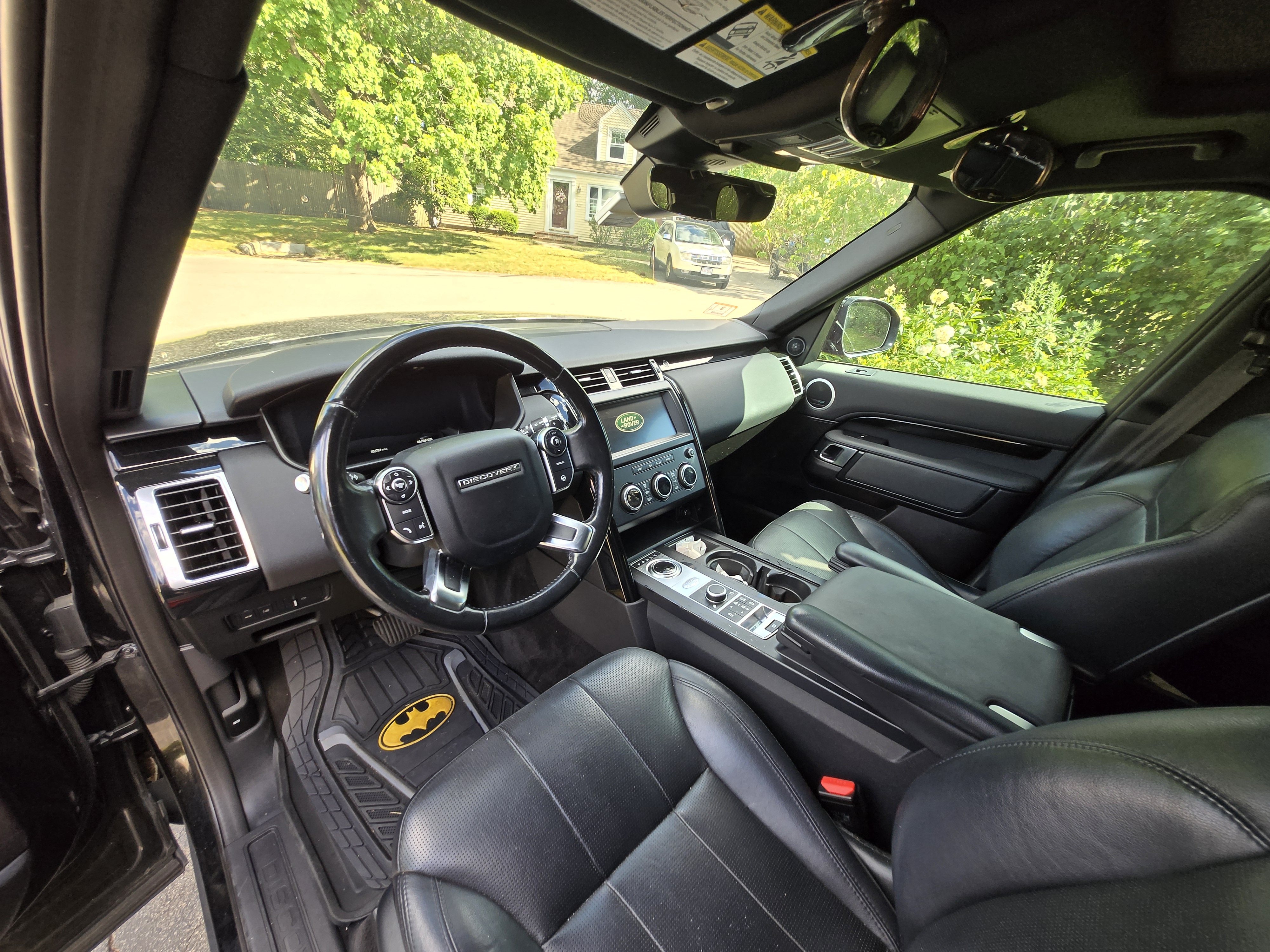 Used 2018 Land Rover Discovery SE AWD/4WD image 9