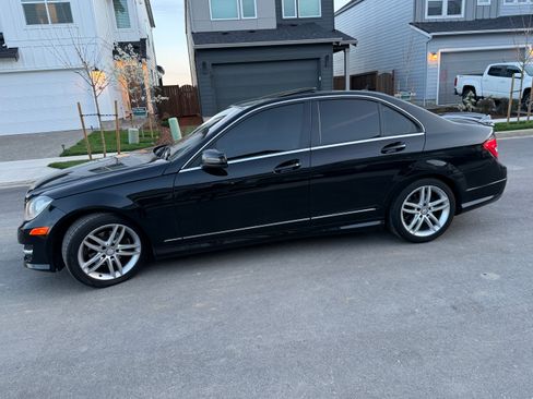 Used 2013 Mercedes-Benz C 250 Sedan image 5