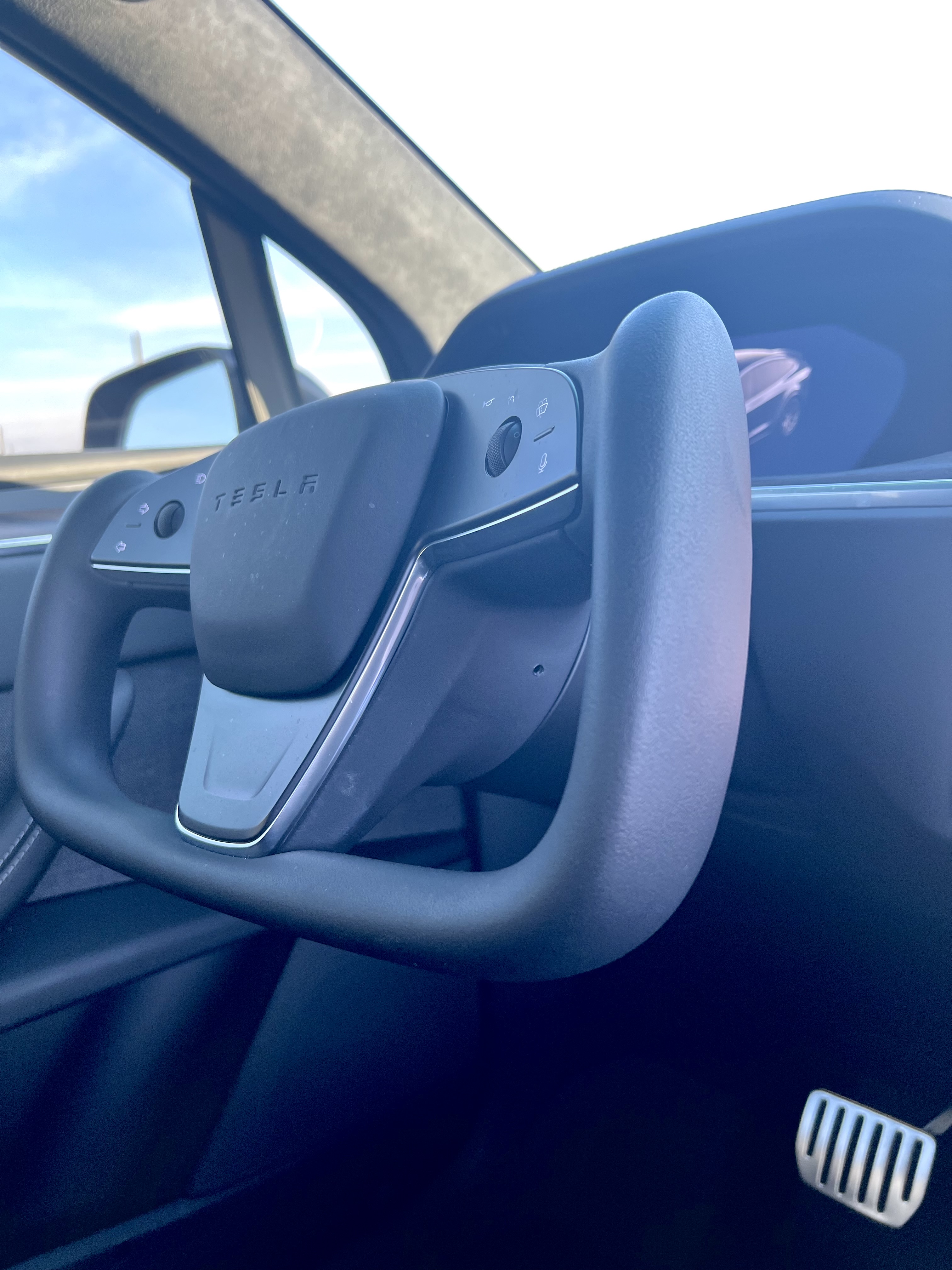 Used 2023 Tesla Model X AWD/4WD image 4