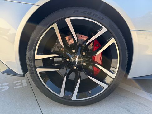 Used 2016 Aston Martin Vanquish Coupe 2D image 13