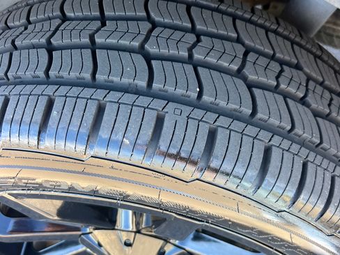 Used 2016 Chevrolet Tahoe LT image 11