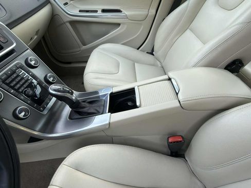 Used 2015 Volvo S60 T5 Premier Plus image 8