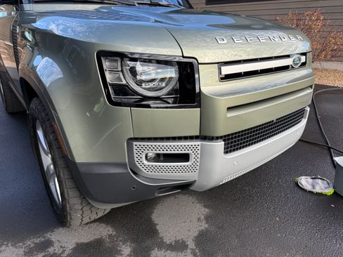 Used 2021 Land Rover Defender 90 First Edition image 11