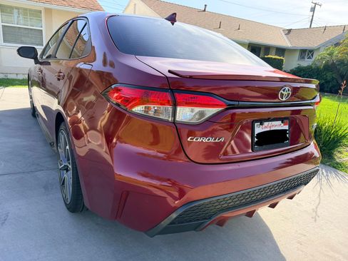 Used 2022 Toyota Corolla SE w/ SE Premium Package image 5
