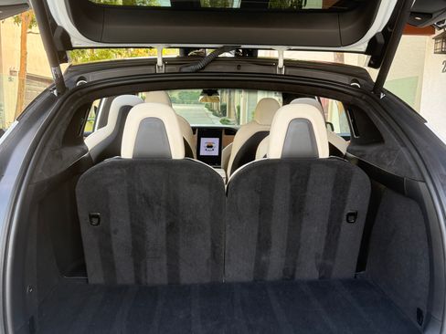 Used 2021 Tesla Model X Long Range AWD/4WD image 9