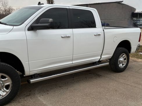 Used 2018 RAM 2500 SLT image 2
