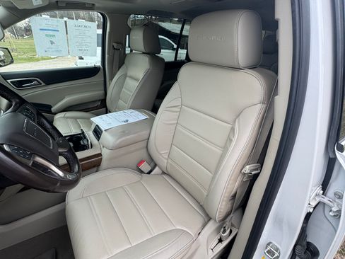 Used 2020 GMC Yukon XL Denali w/ Open Road Package image 11