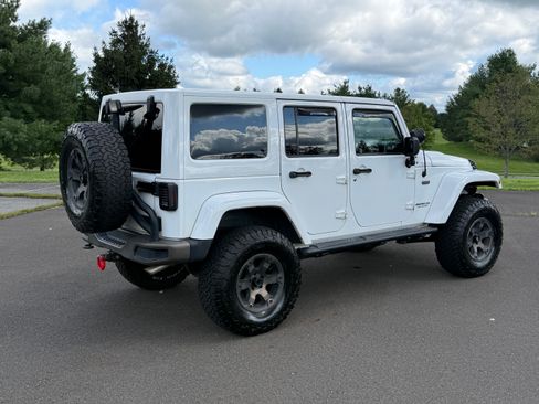 Used 2016 Jeep Wrangler Unlimited Sahara AWD/4WD image 2
