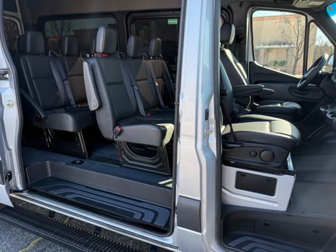 Used 2023 Mercedes-Benz Sprinter 2500 image 8