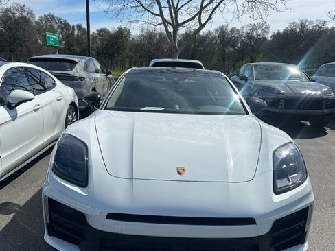 Used 2025 Porsche Panamera 4 image 15