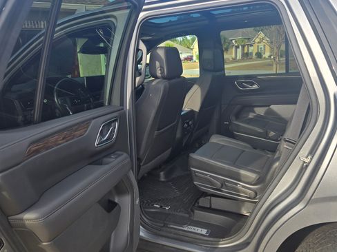 Used 2022 Chevrolet Tahoe Z71 w/ Z71 Off-Road Package image 11