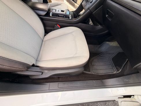 Used 2020 Ford Fusion SE w/ Equipment Group 151A FWD image 21