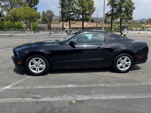 Used 2014 Ford Mustang Coupe RWD image 6
