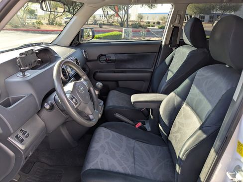 Used 2011 Scion xB Hatchback 4D image 21