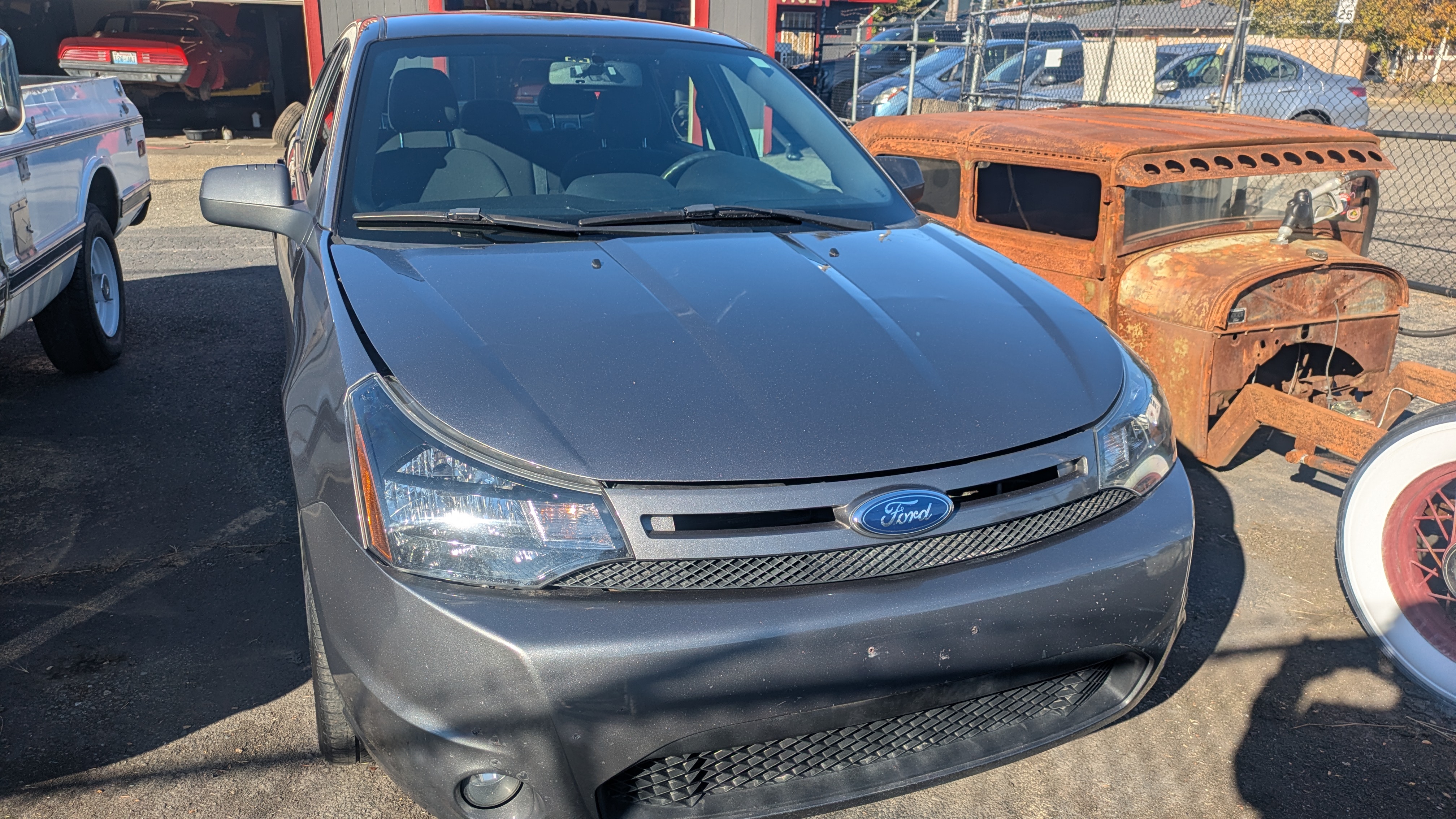 Used 2010 Ford Focus SES FWD image 5