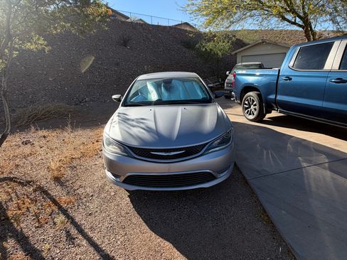 Used 2015 Chrysler 200 Limited w/ Convenience Group FWD image 1