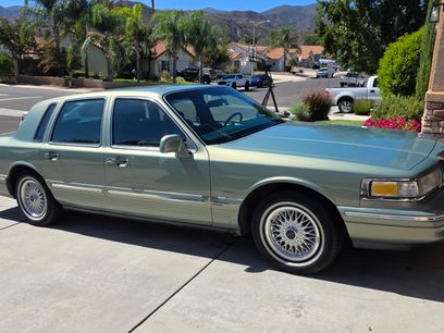 Used 1995 Lincoln Town Car Signature
