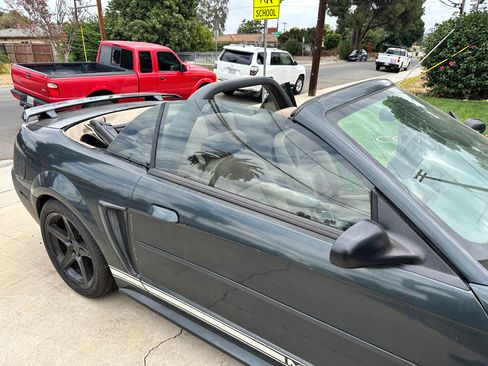 Used 1999 Ford Mustang Convertible RWD image 16