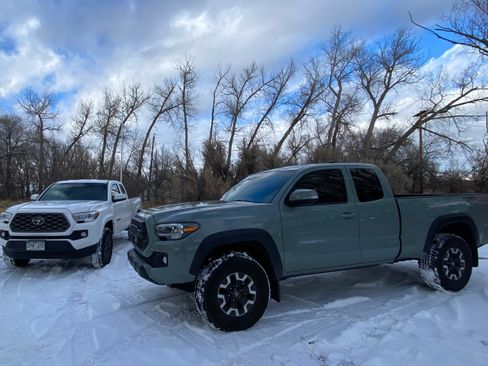 Used 2023 Toyota Tacoma TRD Off-Road w/ TRD Premium Off Road Package image 5