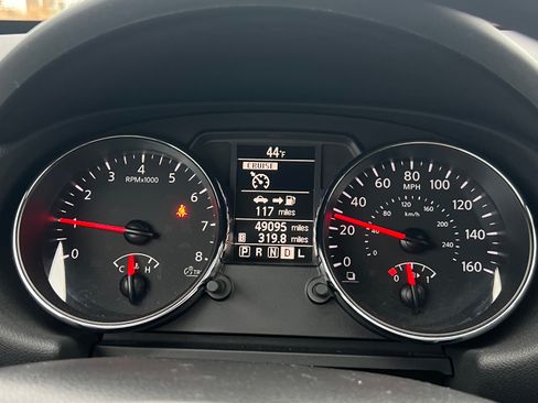 Used 2013 Nissan Rogue SV image 5