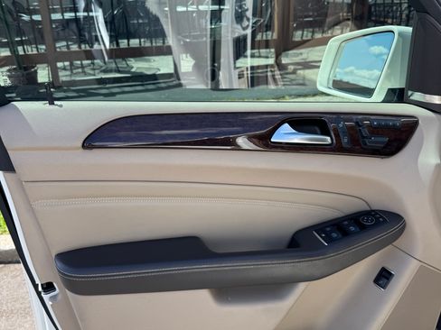 Used 2012 Mercedes-Benz ML 350 ML 350 4MATIC Sport Utility 4D image 15